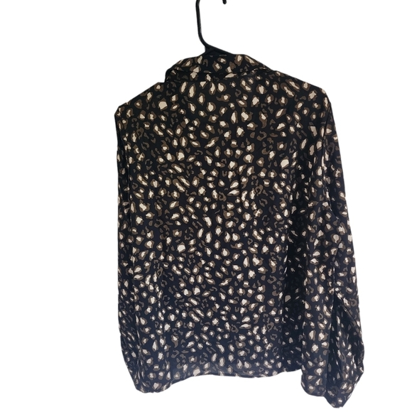 Molly Bracken Black Blouse with Chest Pockets Size XL - Picture 11 of 11